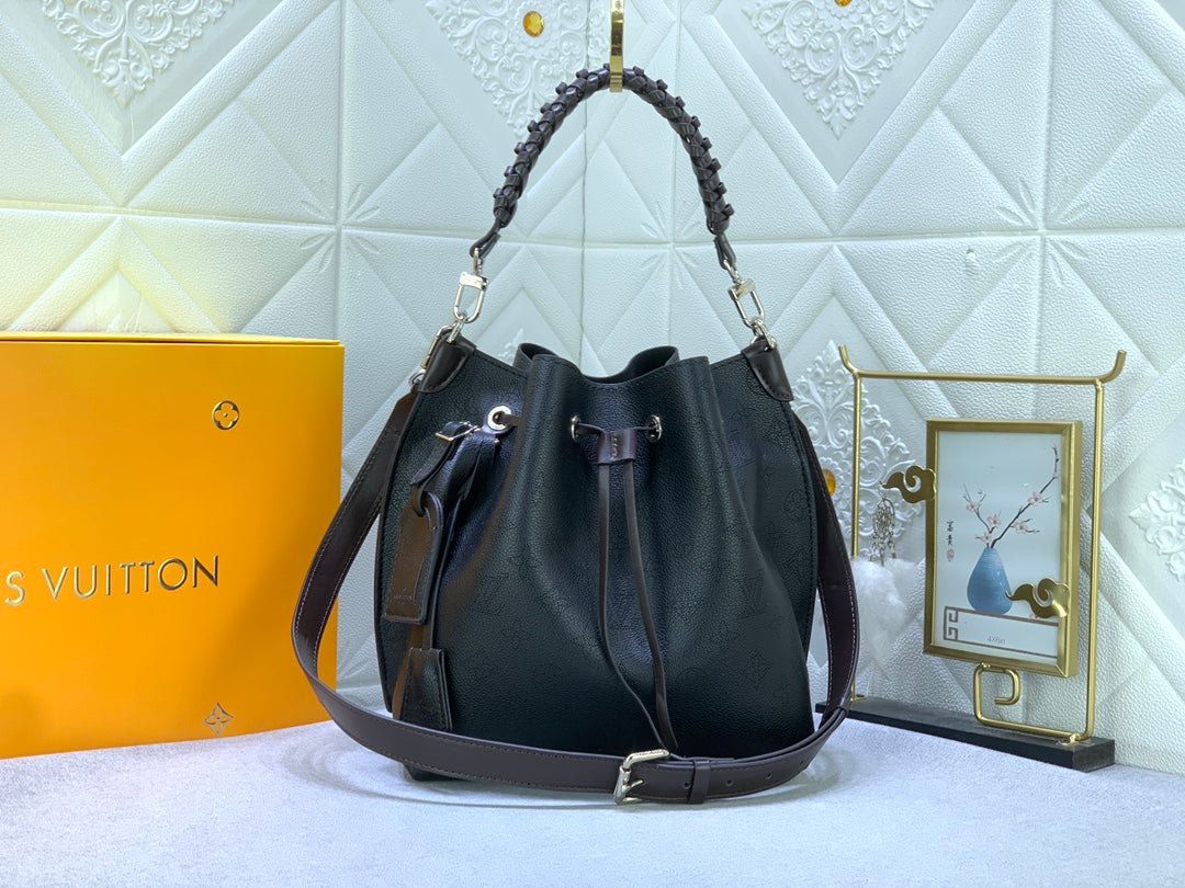 Louis M55800 Muria Tote bag size: 25 x 25 x 20 cm