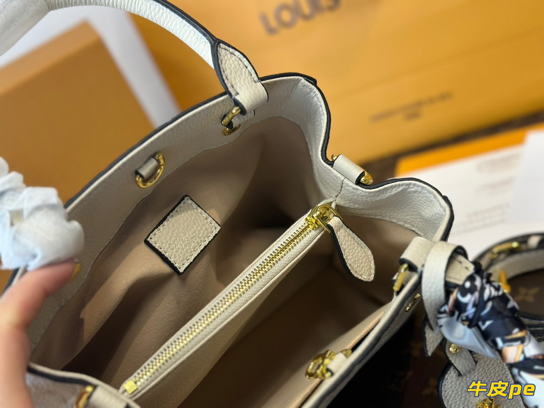 Louis 24s new arrival Montaigne bag size: 30*19cm