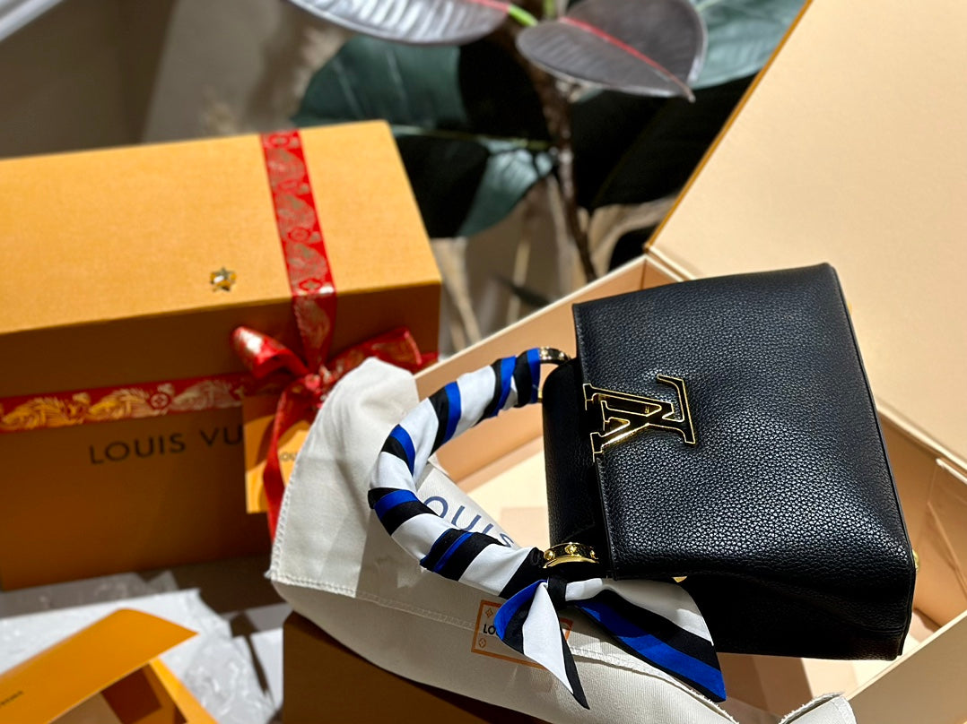 Louis capucines new arrival bag 05