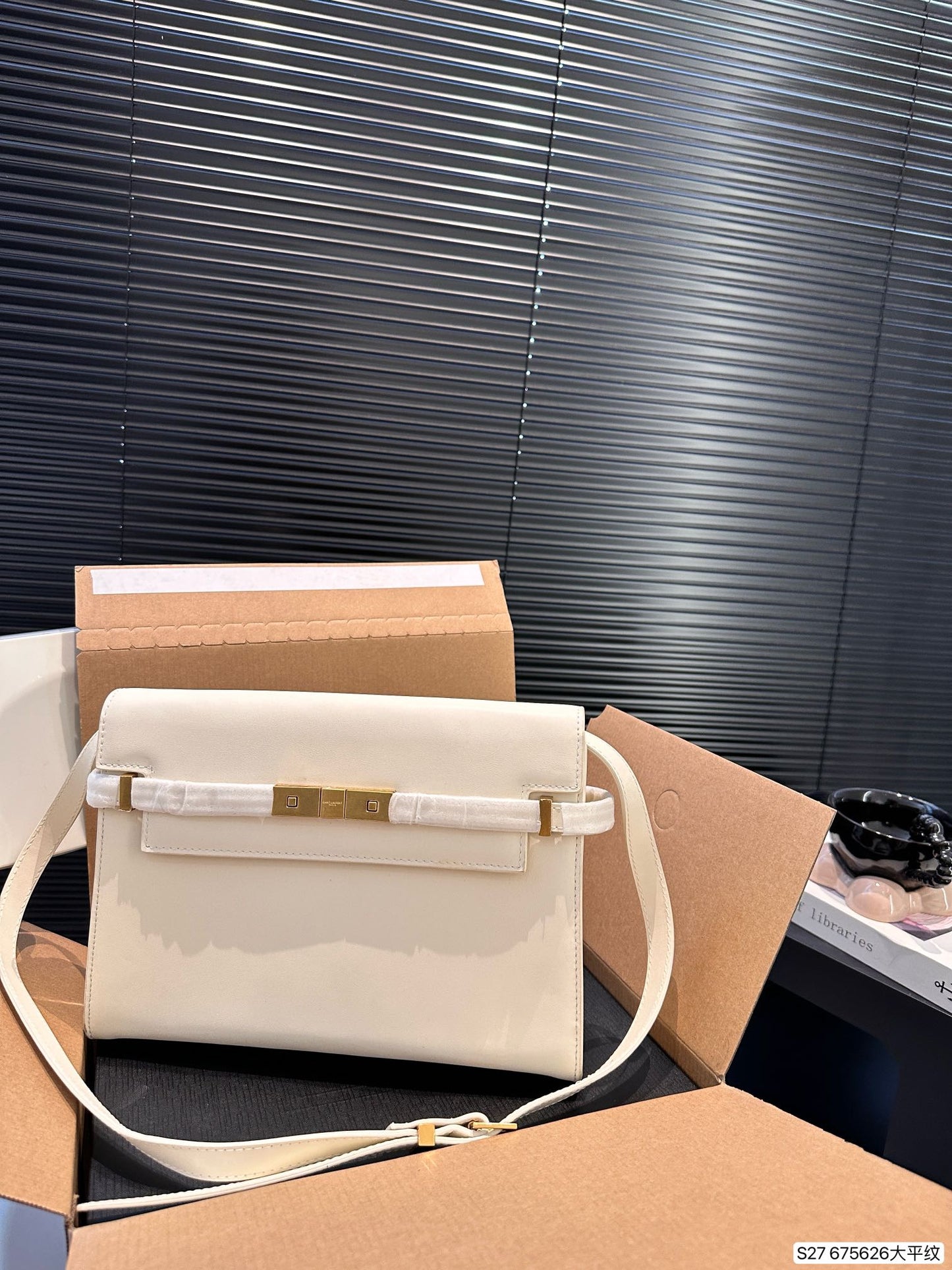 Y new arrival Manhattan bag smooth leather size: 29 * 22 cm