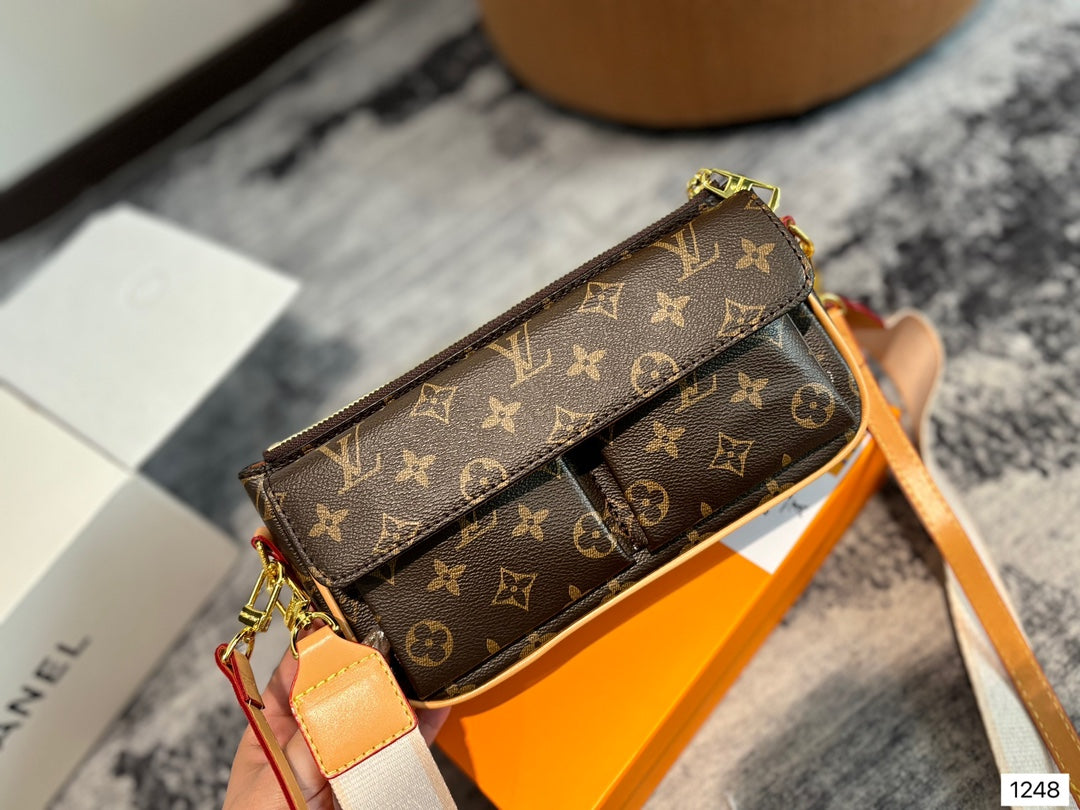 Louis new arrival mini bag size: 24*13 cm