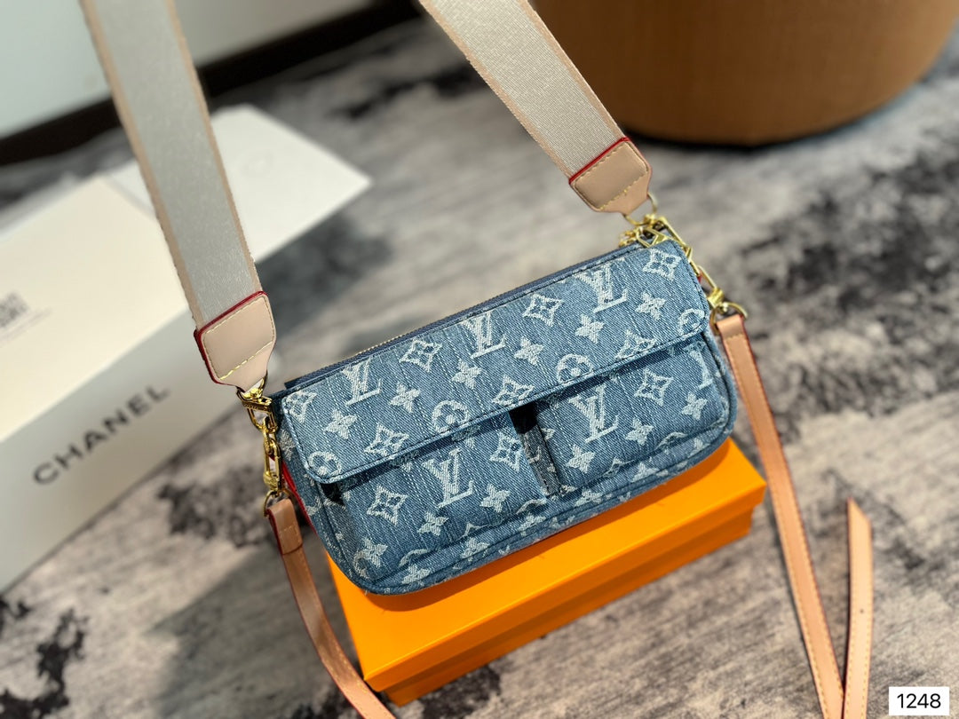 Louis new arrival mini bag size: 24*13 cm