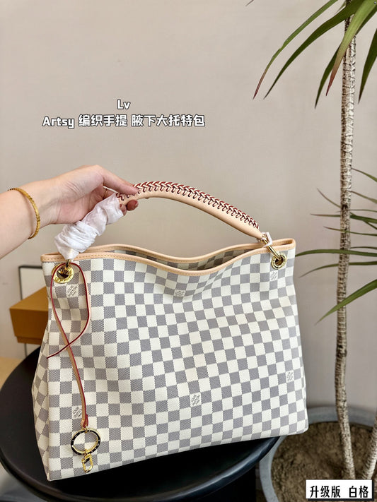 Louis new arrival Artsy tote bag size: 41x32x22cm