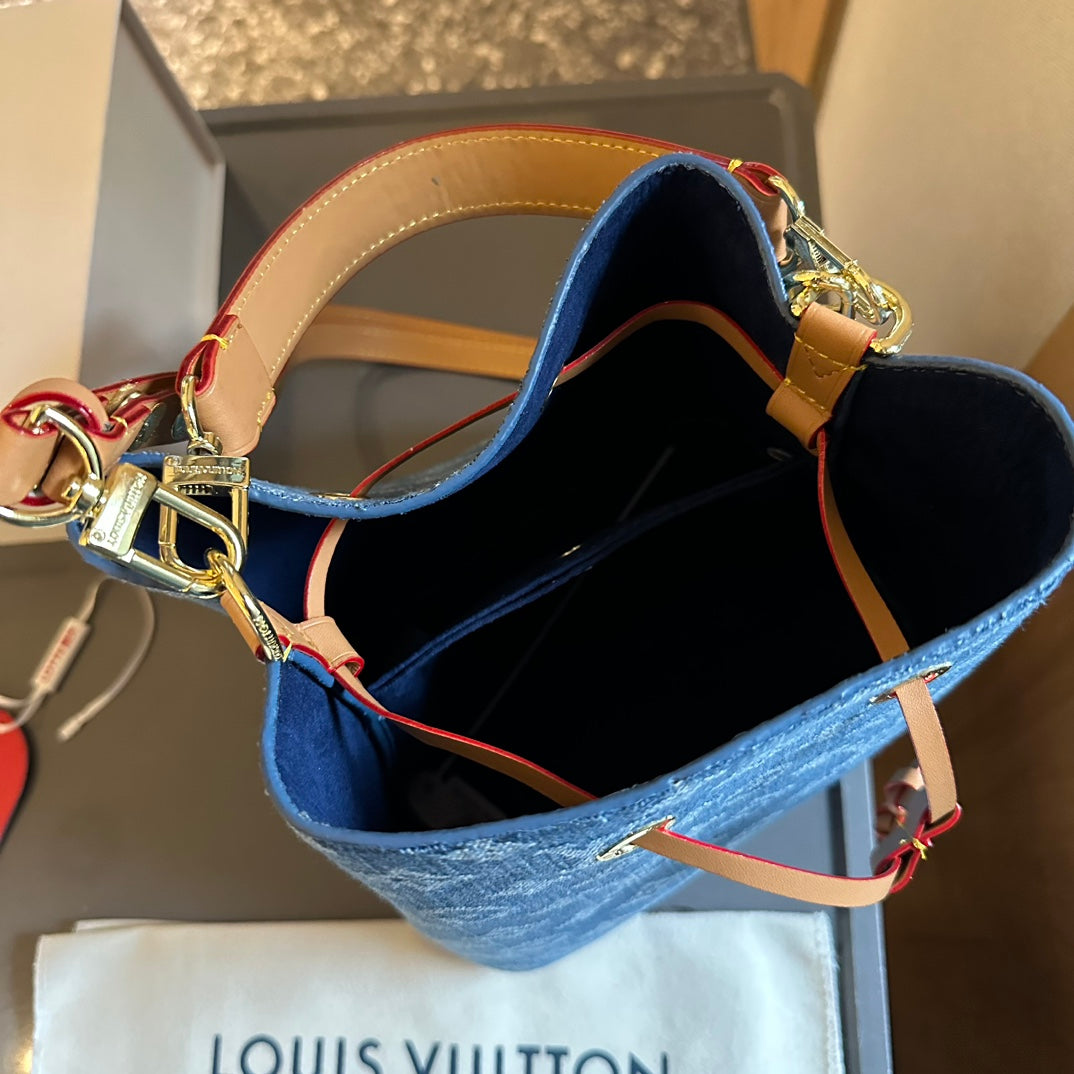Louis new arrival NEONOE M44022 bag size: 20 cm