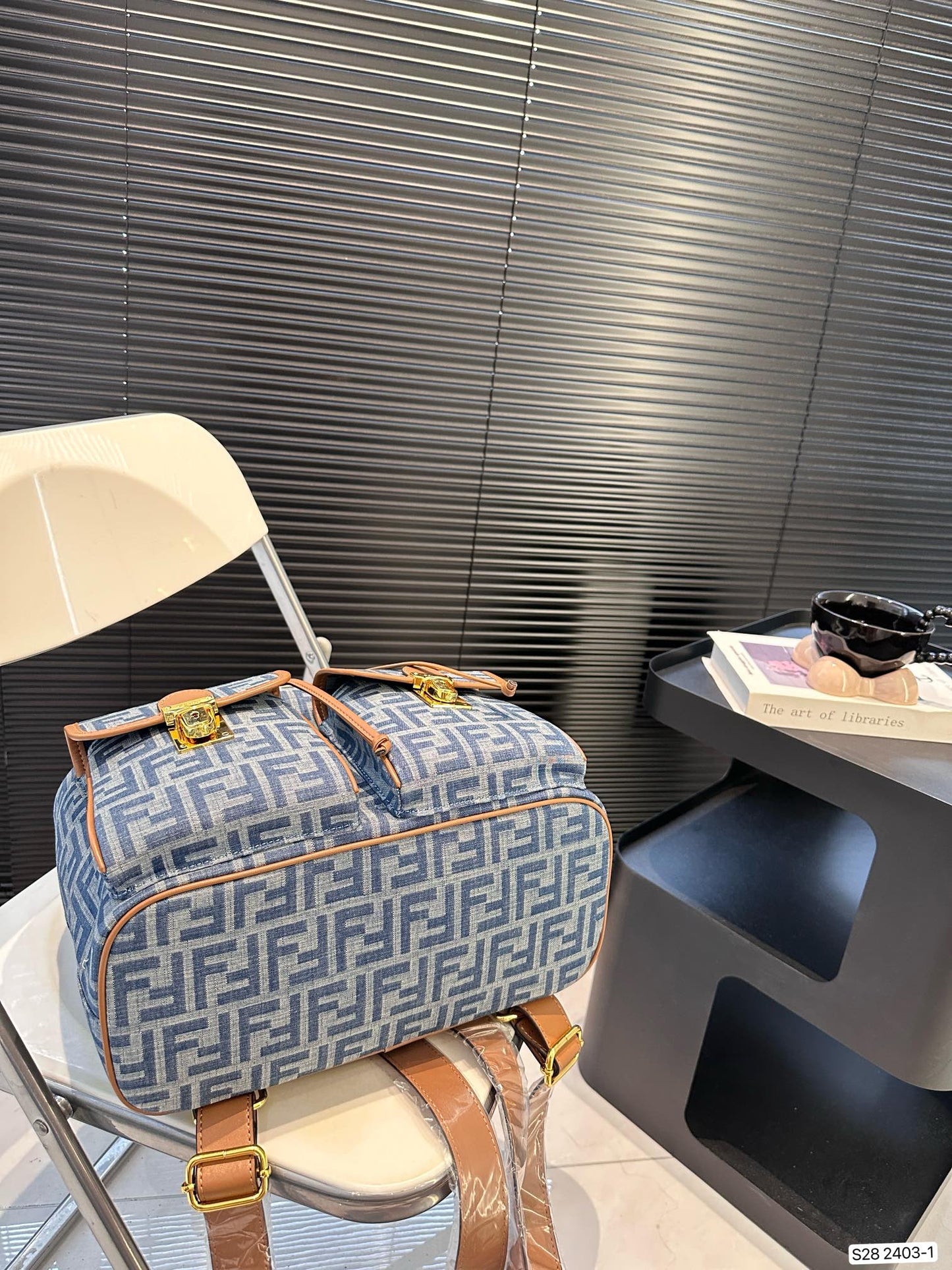 Fen new arrival backpack bag size: 32 * 36 cm