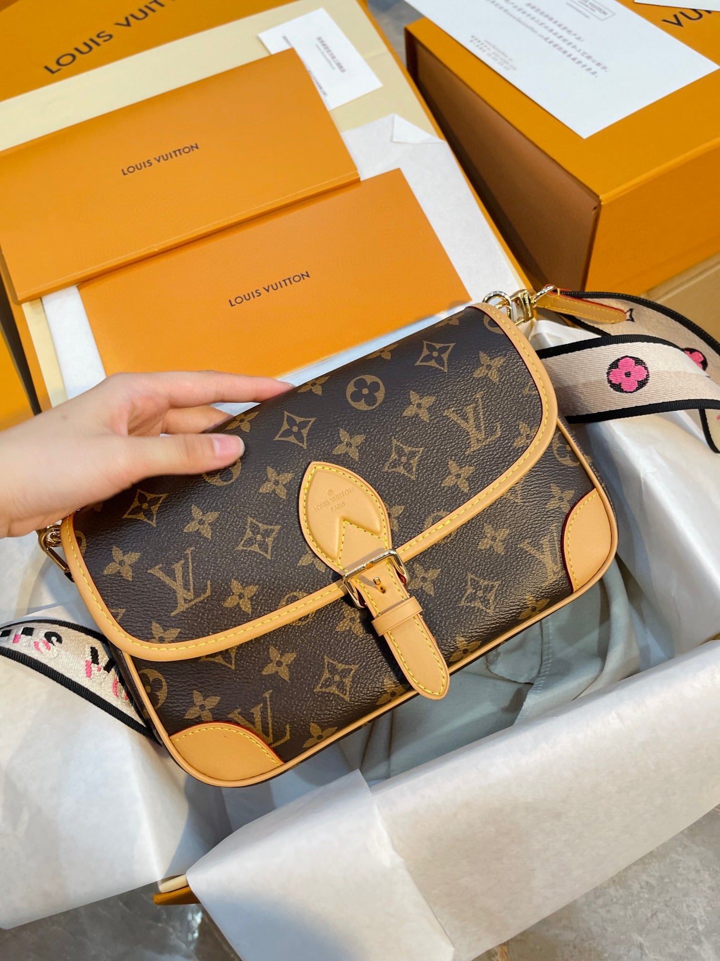 Louis new arrival bag size: 24cm