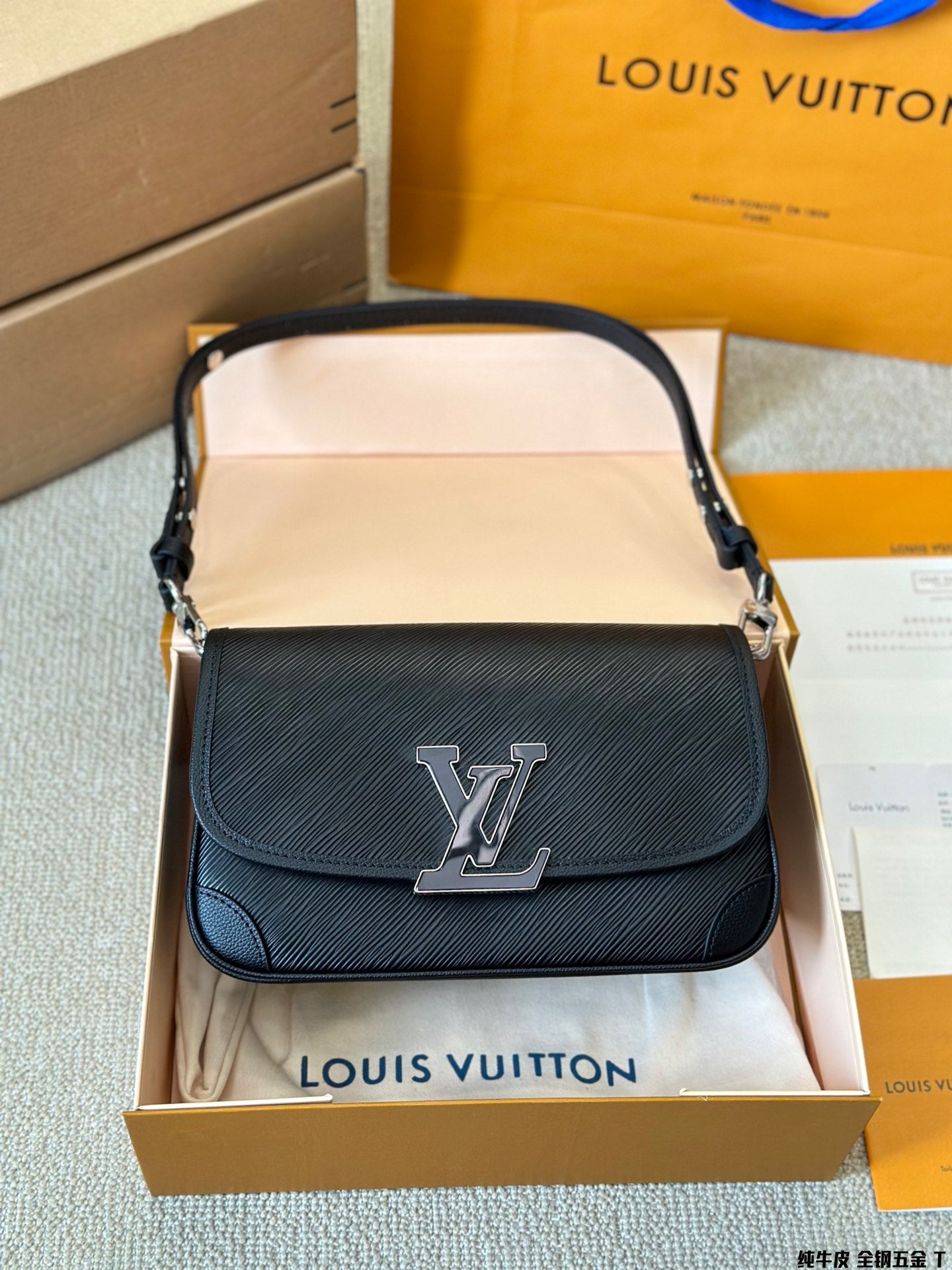 Louis new arrvial Buci bag size:24.5*15.5*9 cm