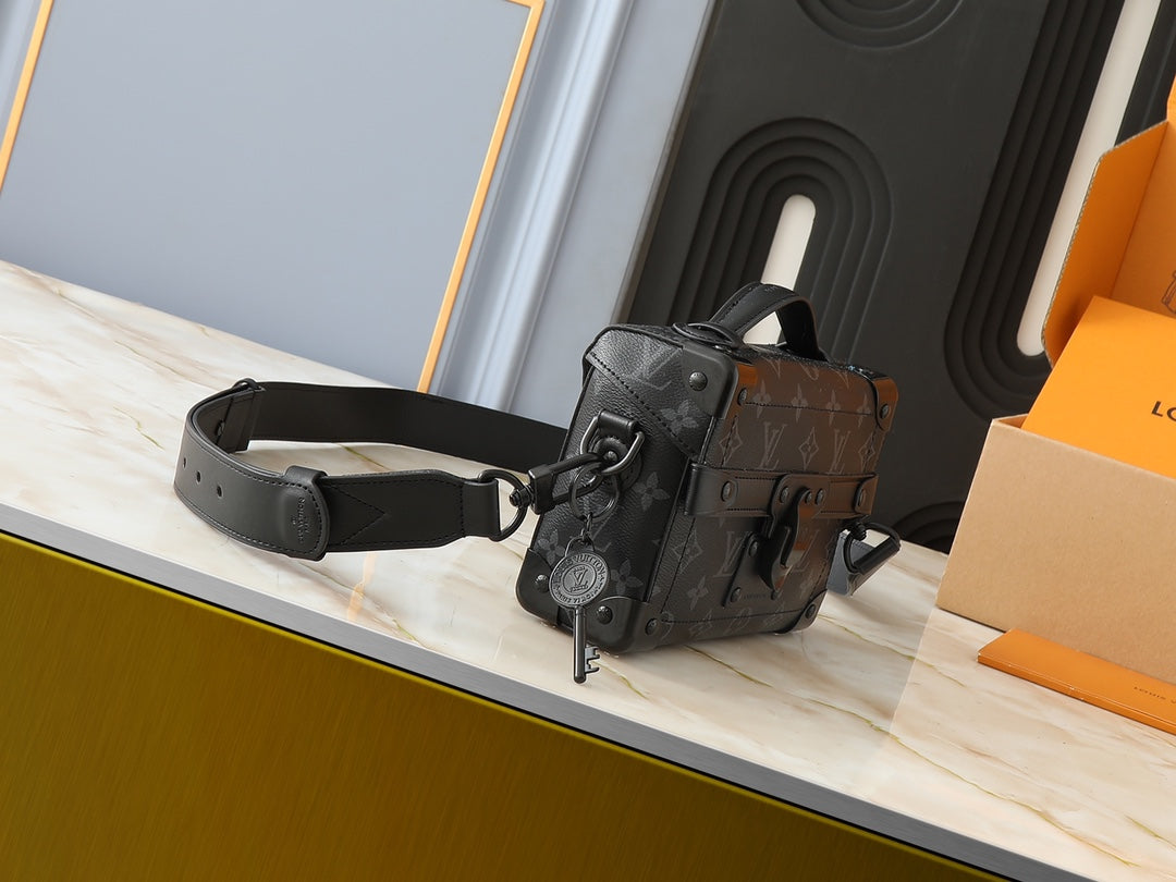 Louis new arrival Soul Trunk bag size: 19*15*7 cm