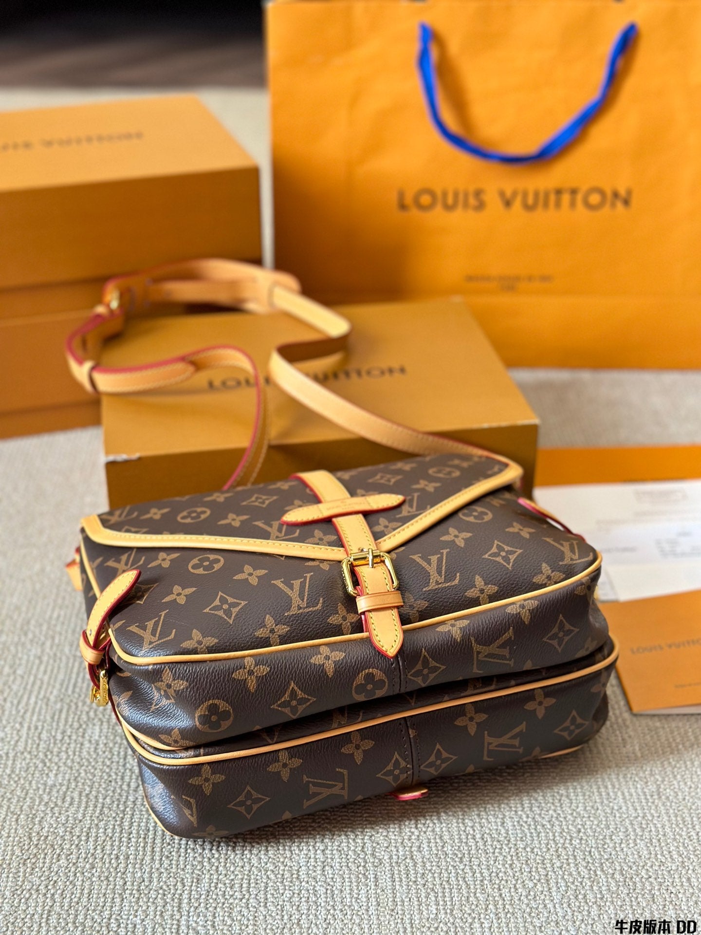 Louis new arrival saumur bb bag size:27 * 22cm