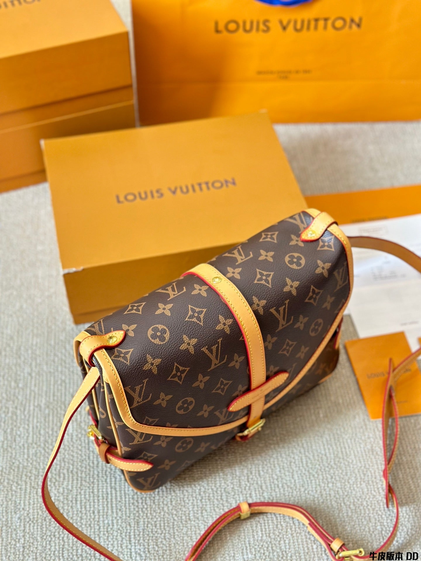 Louis new arrival saumur bb bag size:27 * 22cm