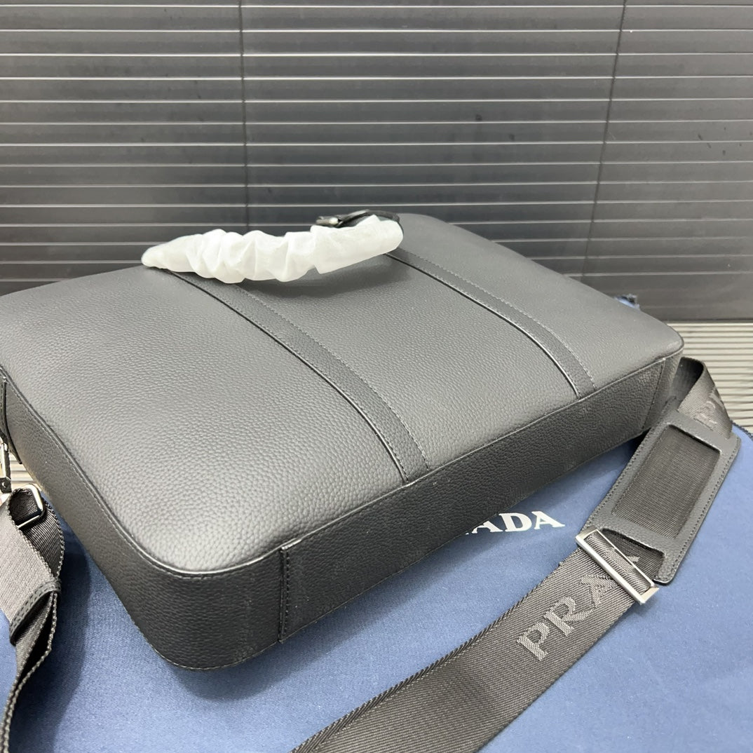 Pra new arrival briefcase laptop bag size: 38*28 cm