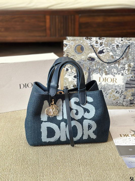 Miss D Toujours new arrival tote bag size: 30*20 cm
