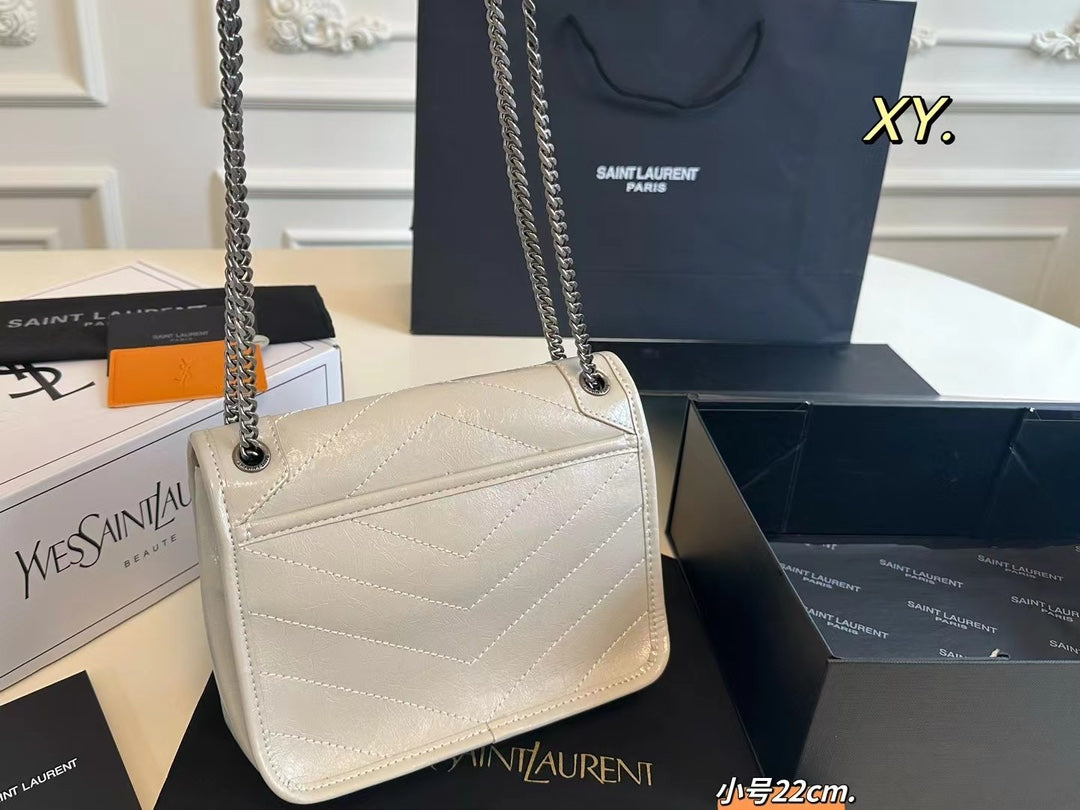 Y new arrival niki chain bag small size: 22*18 cm