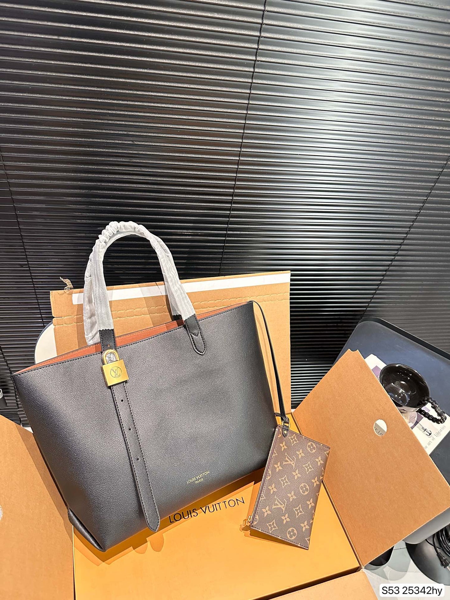 Louis new arrival lock hobo tote bag size;47 * 31 cm