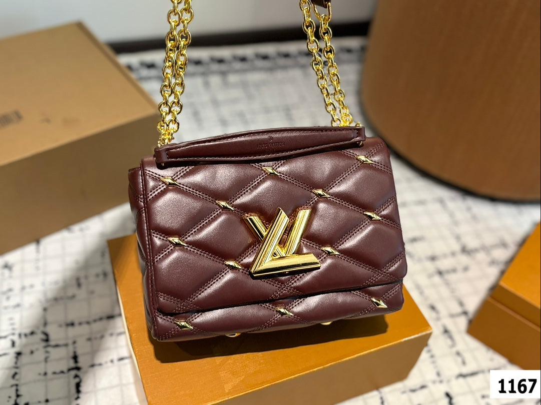 Louis new arrival bag 002 size: 22*13 cm