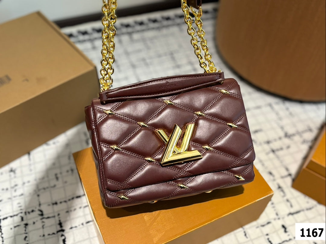 Louis new arrival bag 002 size: 22*13 cm