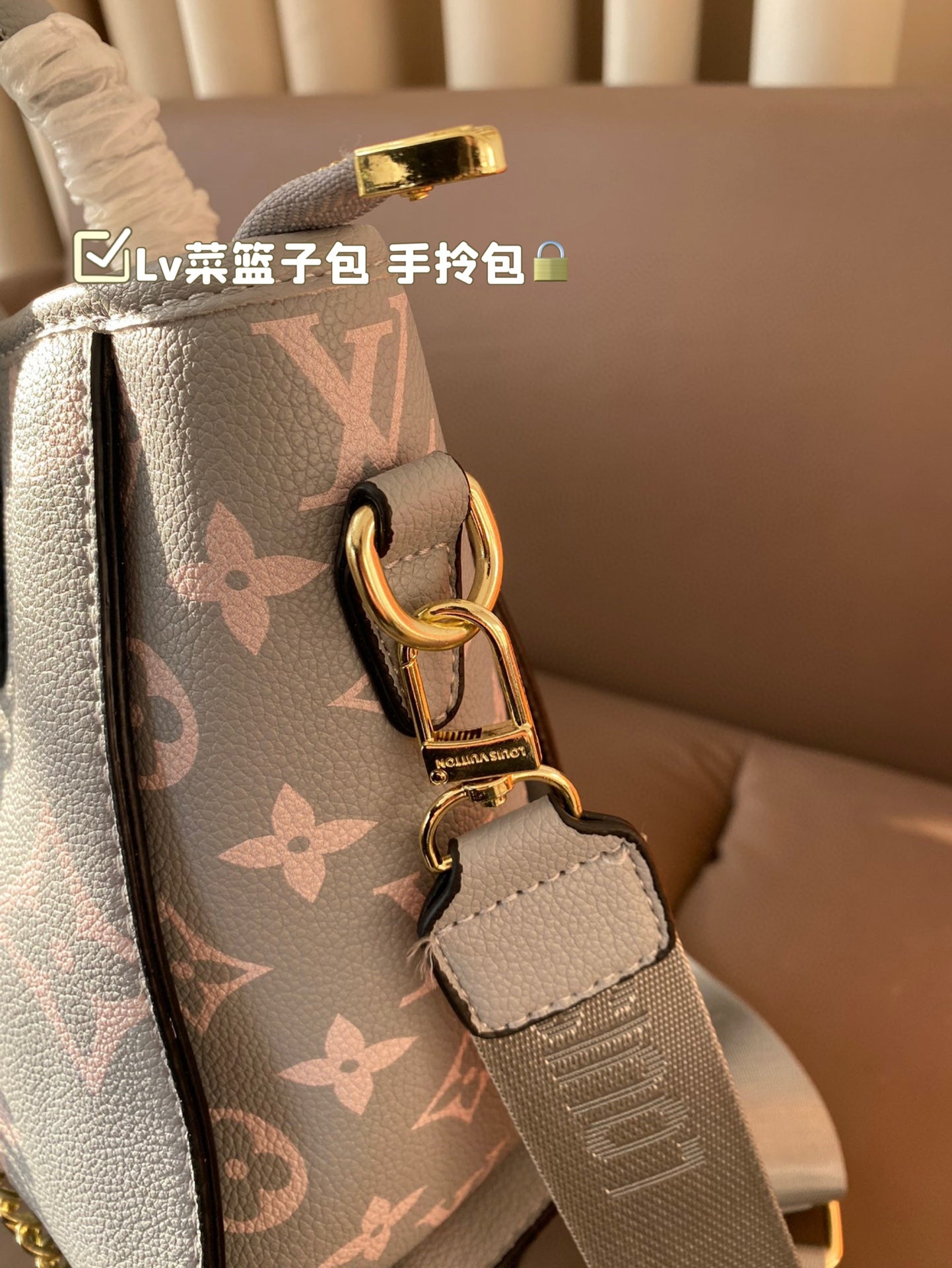 Louis new arrival bucket tote bag size: 26*21 cm