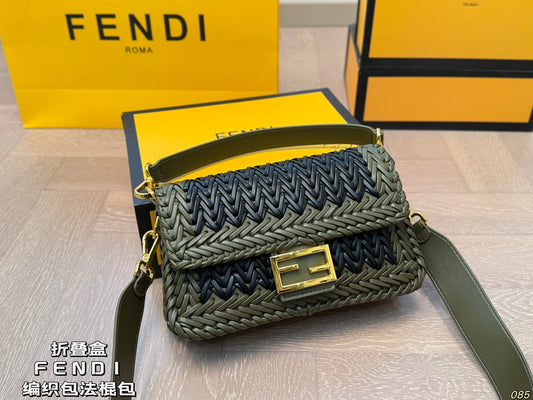 Fen new arrival Baguette bag size: 26 * 15 cm