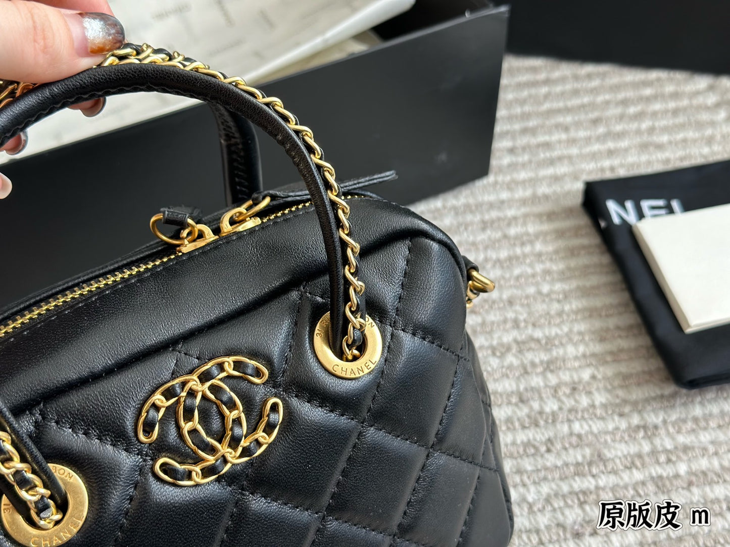 Cc new arrival leather bag size: 18 cm