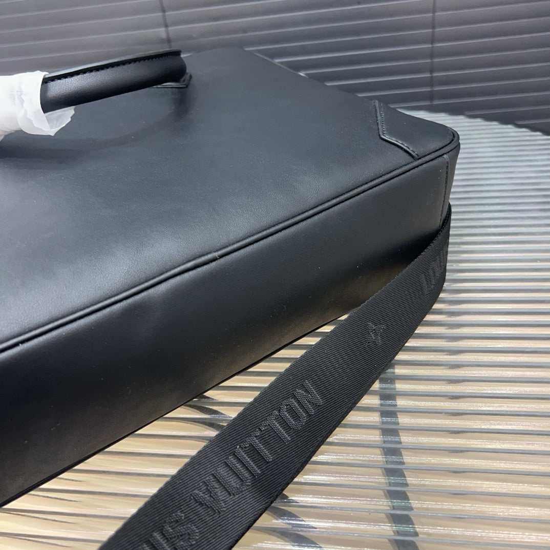 Louis new arrival briefcase laptop bag 004 size: 38*28 cm