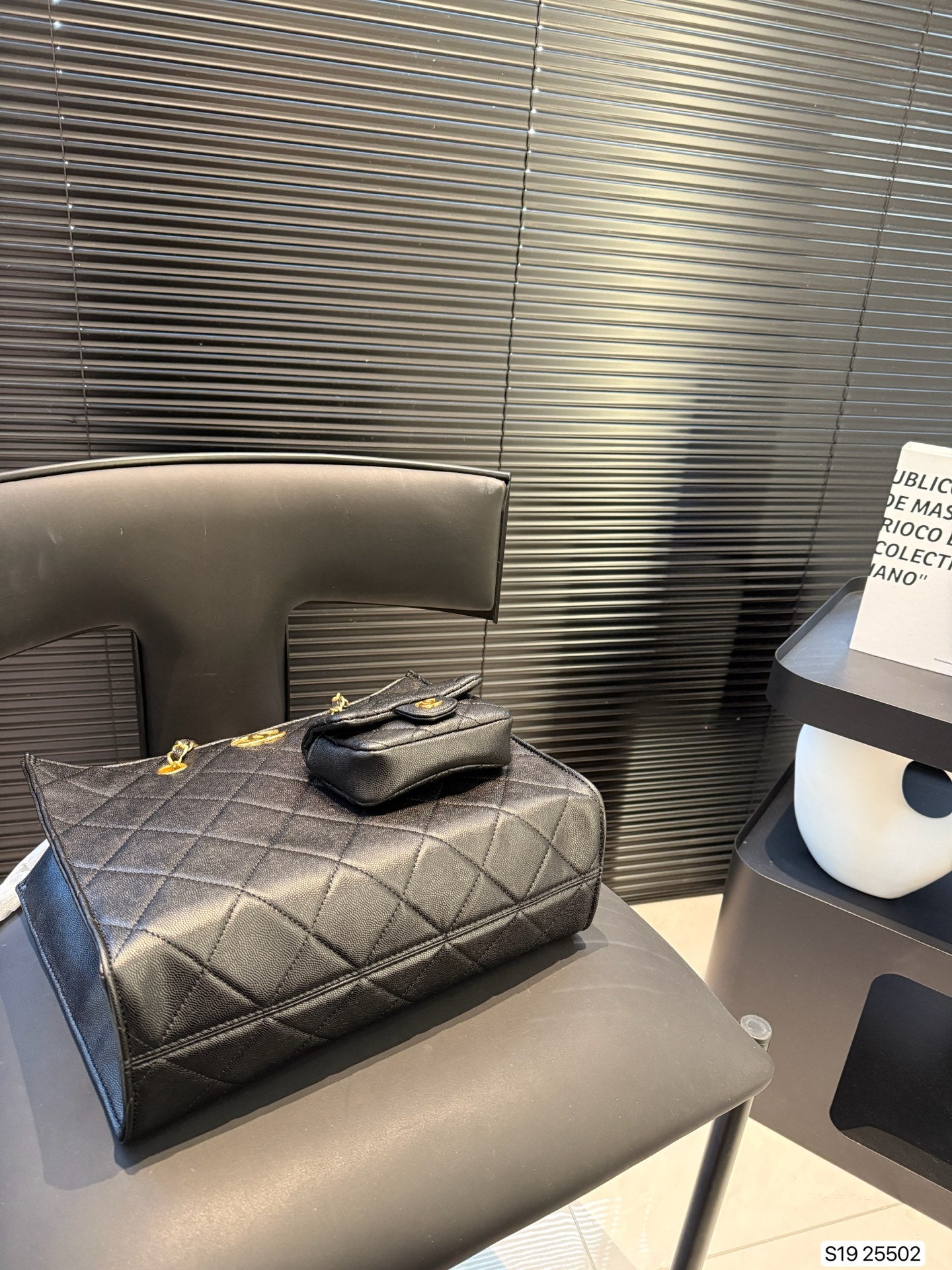 Cc new arrival tote bag size:30 * 24 cm