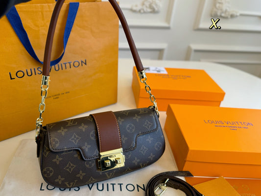 Louis new arrival hobo bag size: 26*13 cm