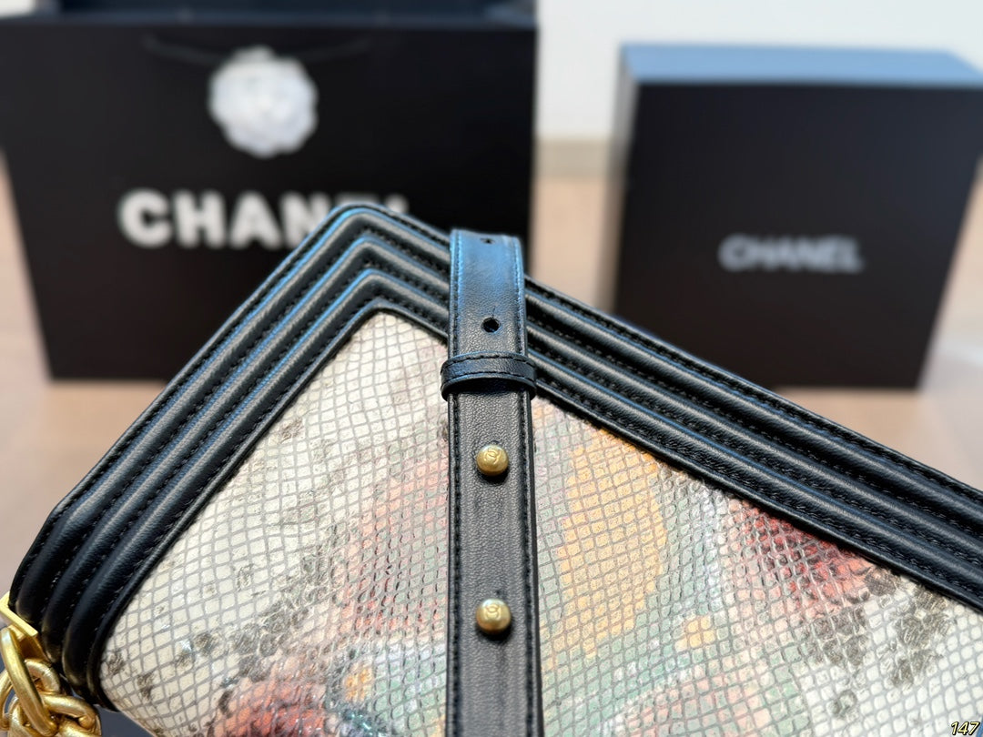 Cc new arrival chain leboy bag size: 25*14 cm
