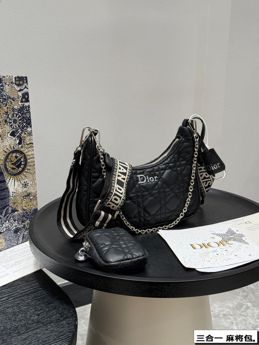 D new arrival chain hobo bag size: 23*17 cm