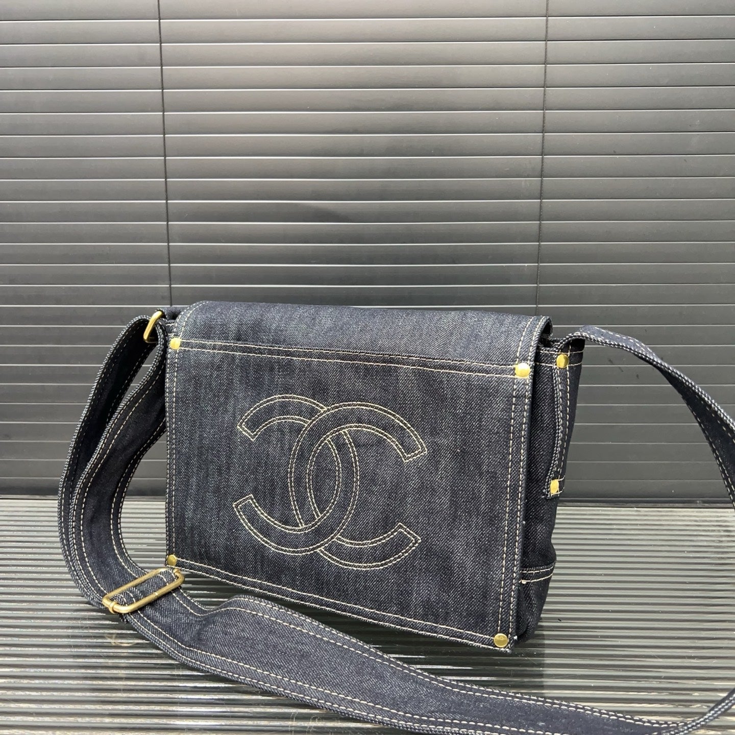 CC new arrival vintage denim bag size: 29*25 cm