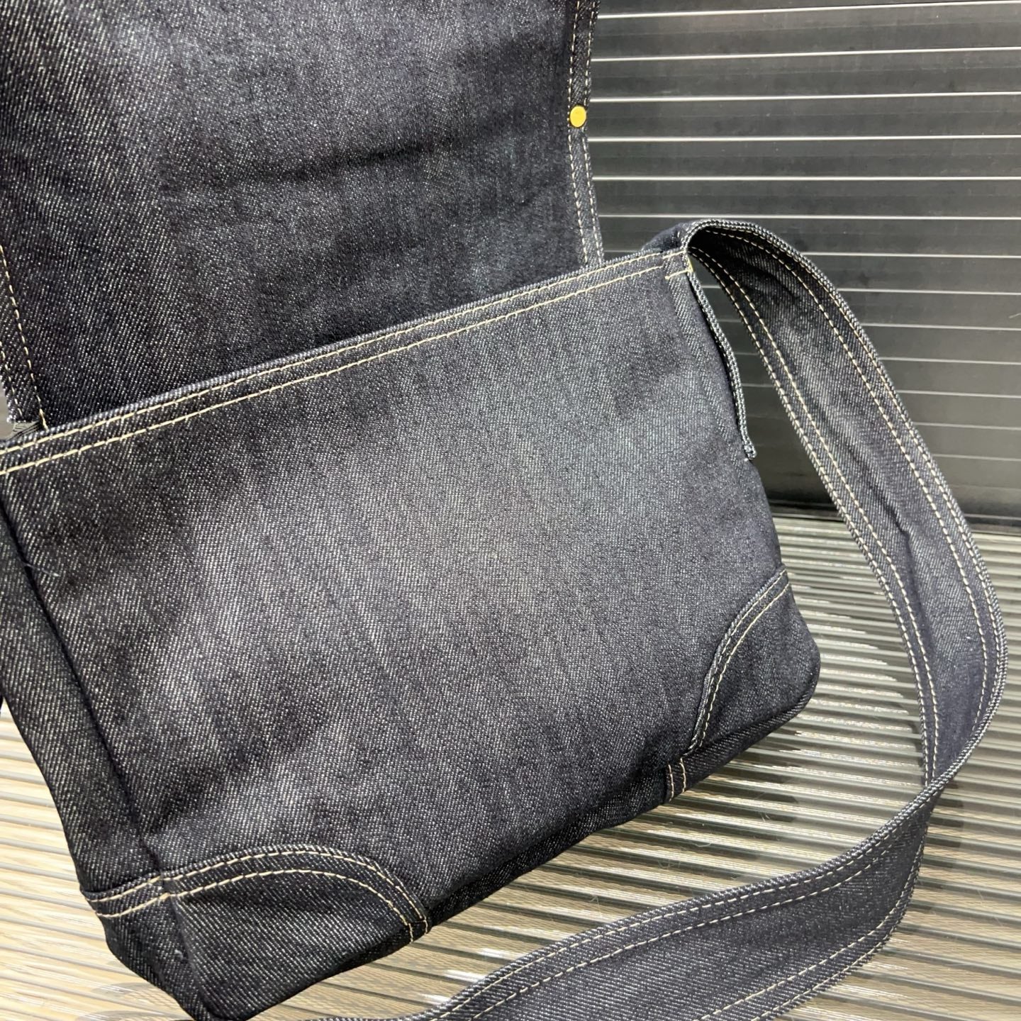 CC new arrival vintage denim bag size: 29*25 cm