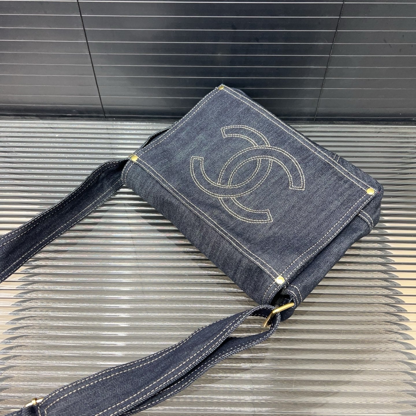 CC new arrival vintage denim bag size: 29*25 cm