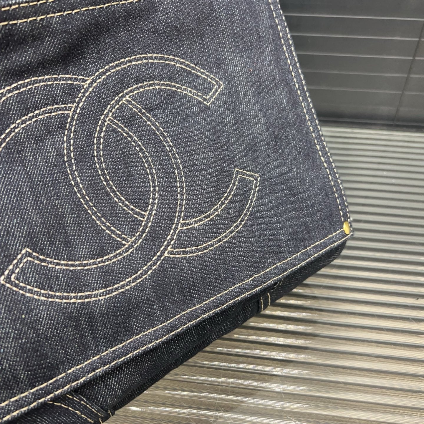 CC new arrival vintage denim bag size: 29*25 cm