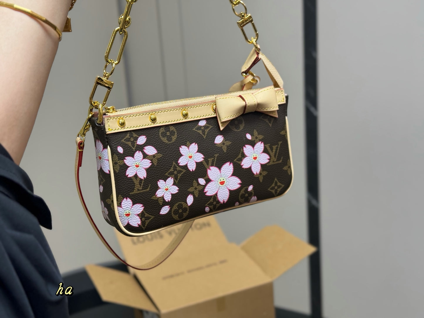 Louis new arrival chain bag 008 size: 21*12cm