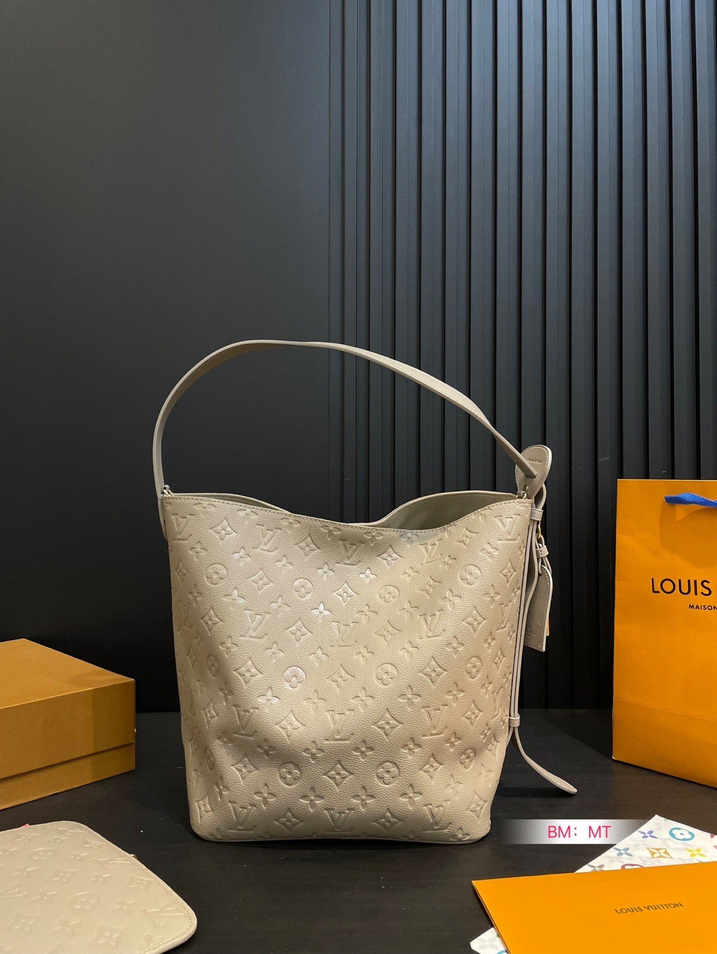 Louis new arrival ALL IN BB hobo bag 003 size:26*30 cm