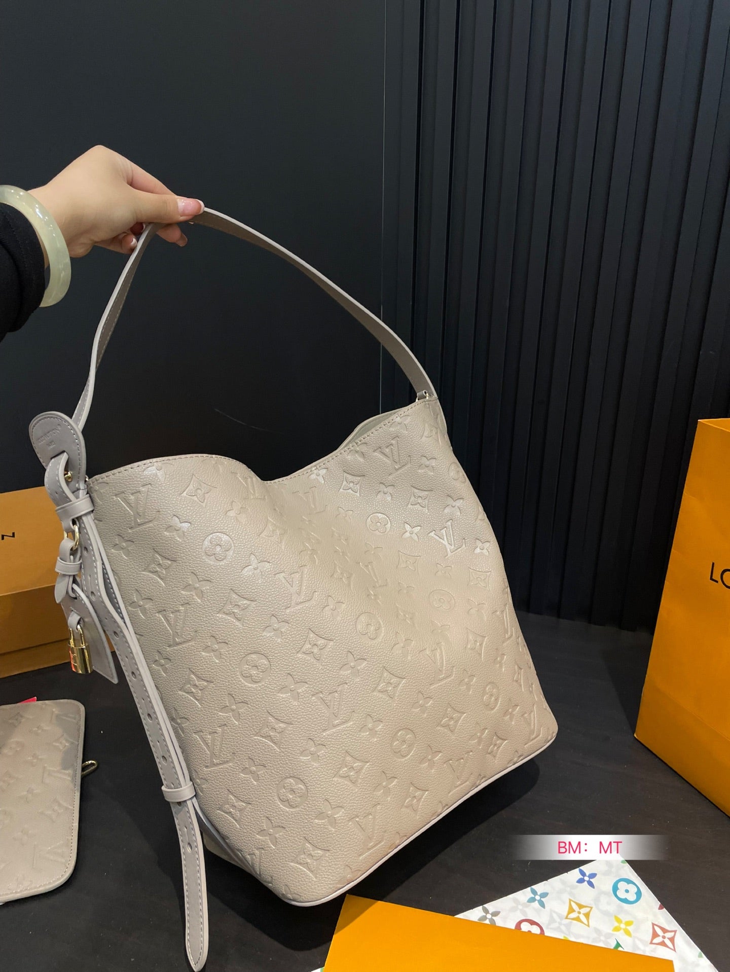 Louis new arrival ALL IN BB hobo bag 003 size:26*30 cm