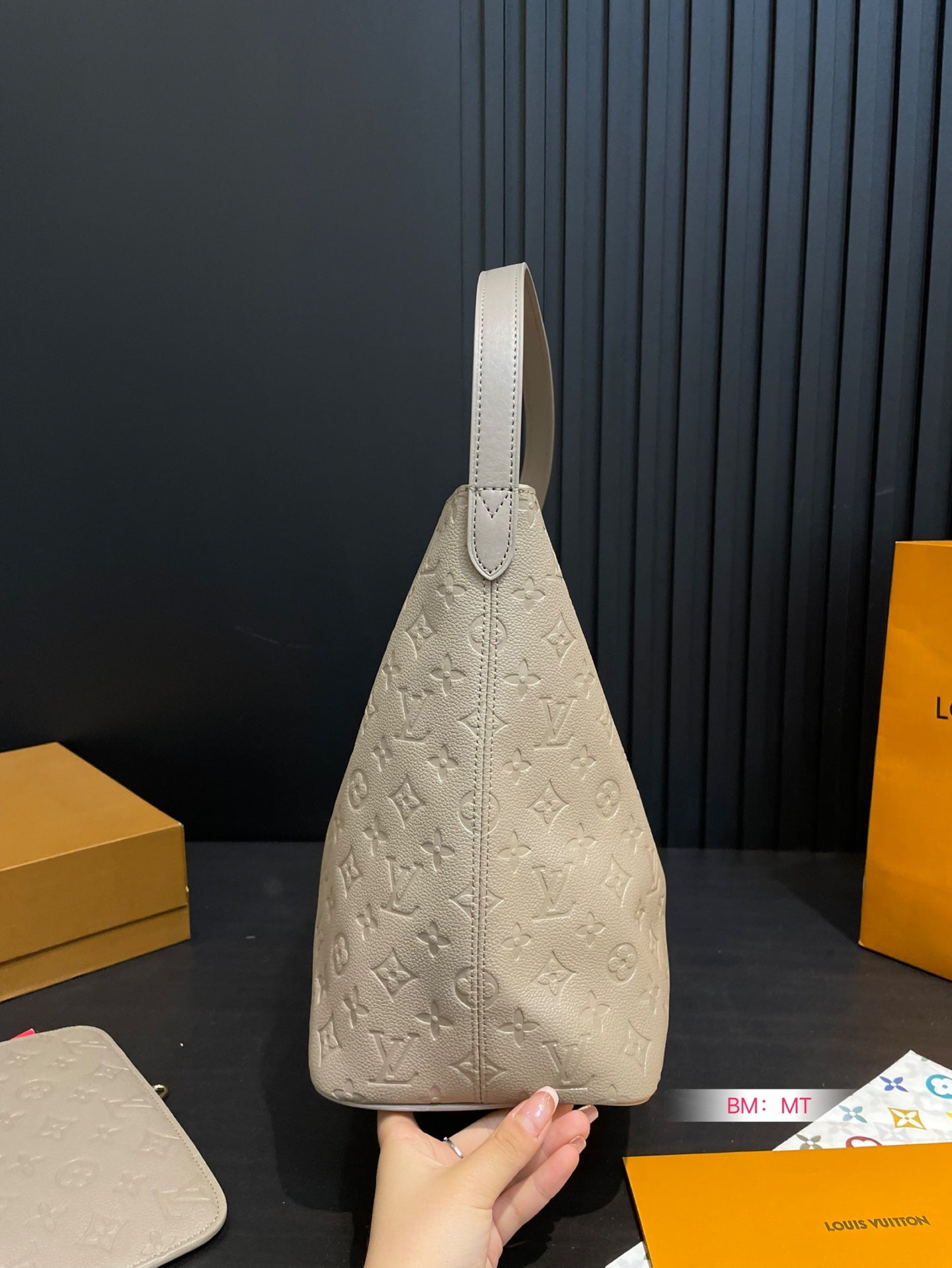 Louis new arrival ALL IN BB hobo bag 003 size:26*30 cm
