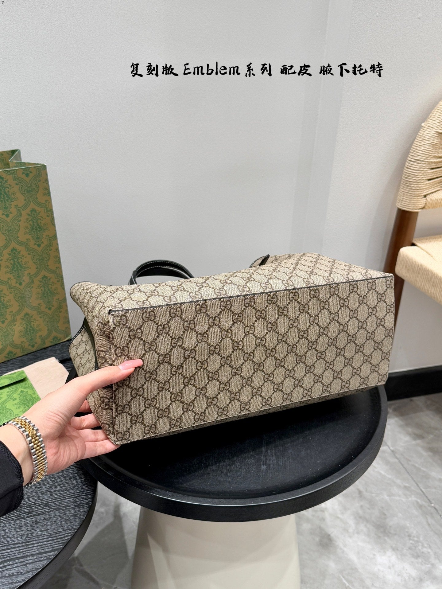 GG new arrival Emblem tote bag size: 38 * 26cm