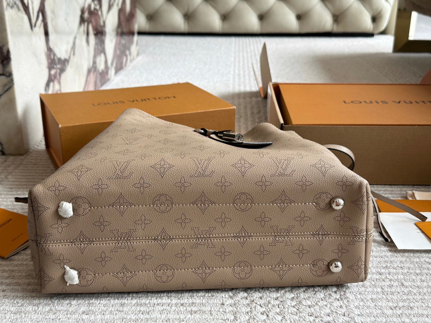 Louis new arrival shopping tote bag size: 33*27cm