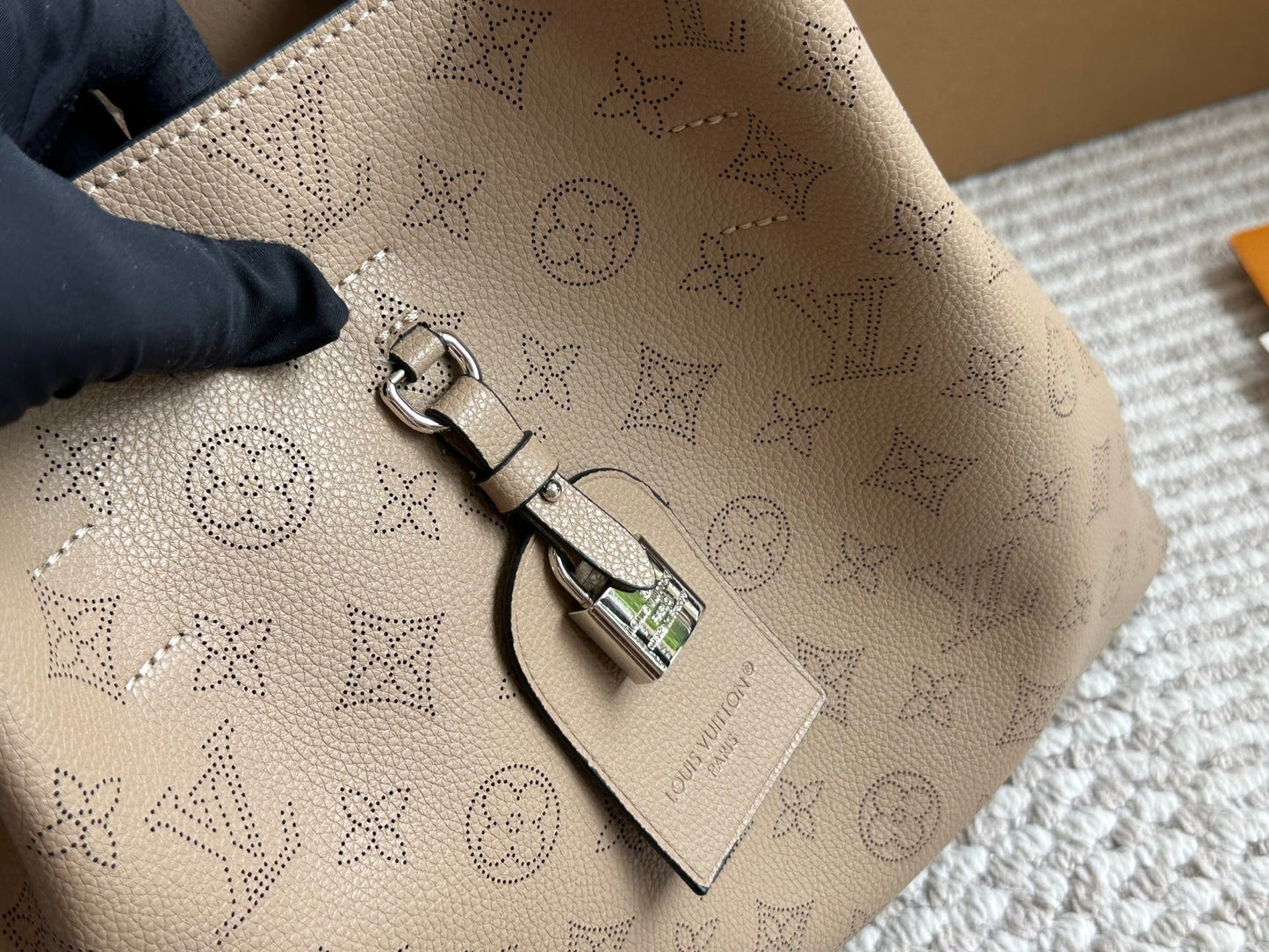 Louis new arrival shopping tote bag size: 33*27cm