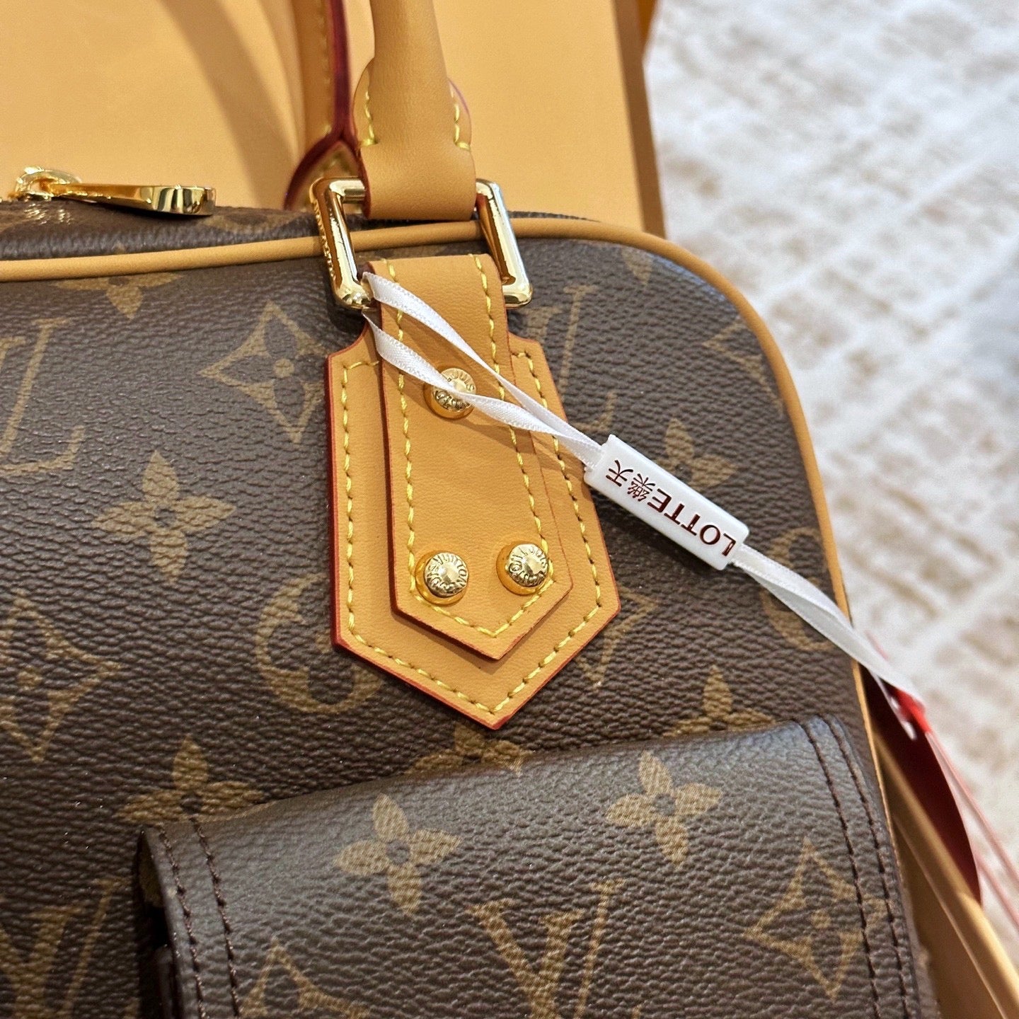 Louis new arrival Manhattan vintage bag size: 30*22 cm