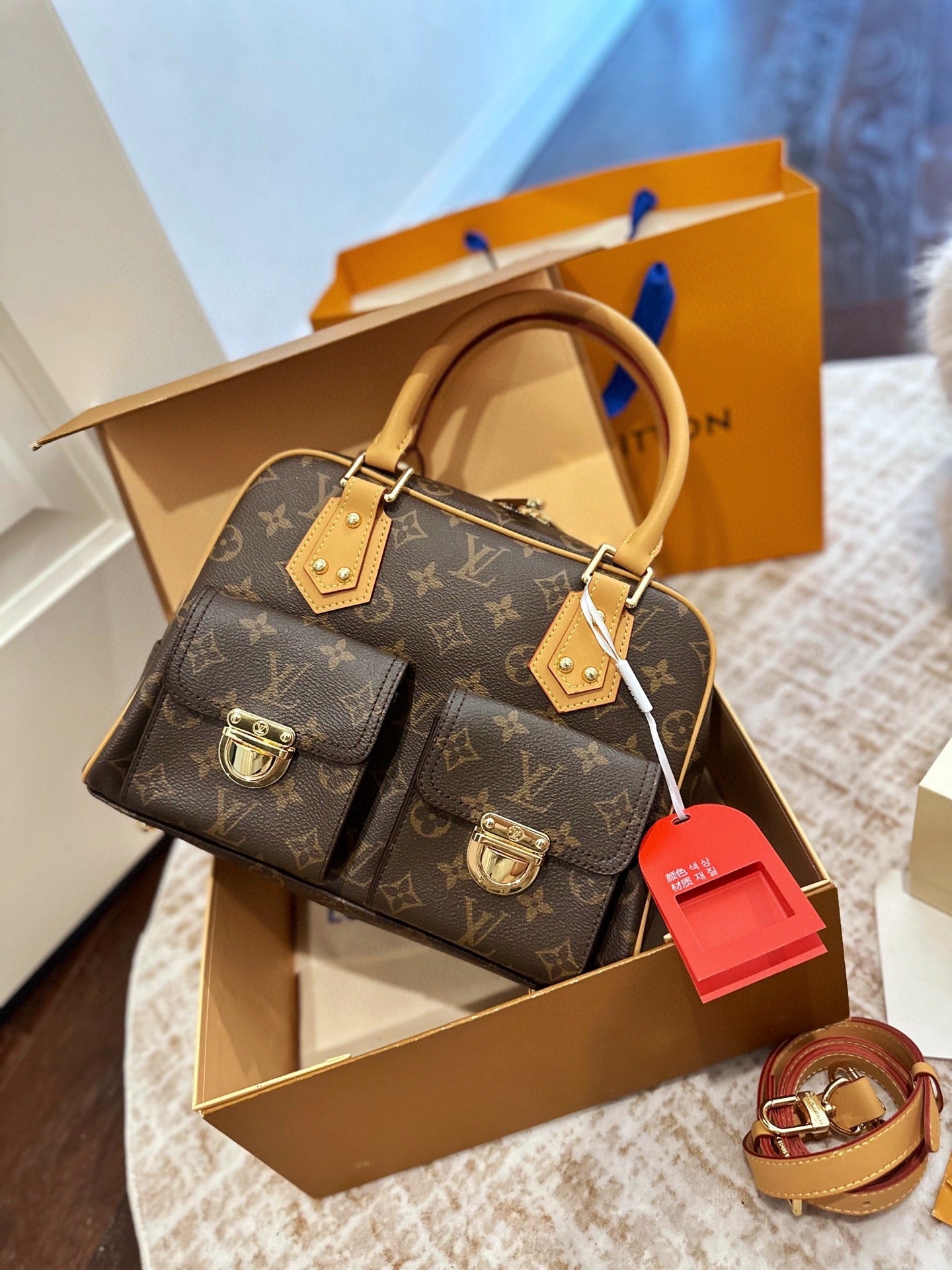 Louis new arrival Manhattan vintage bag size: 30*22 cm