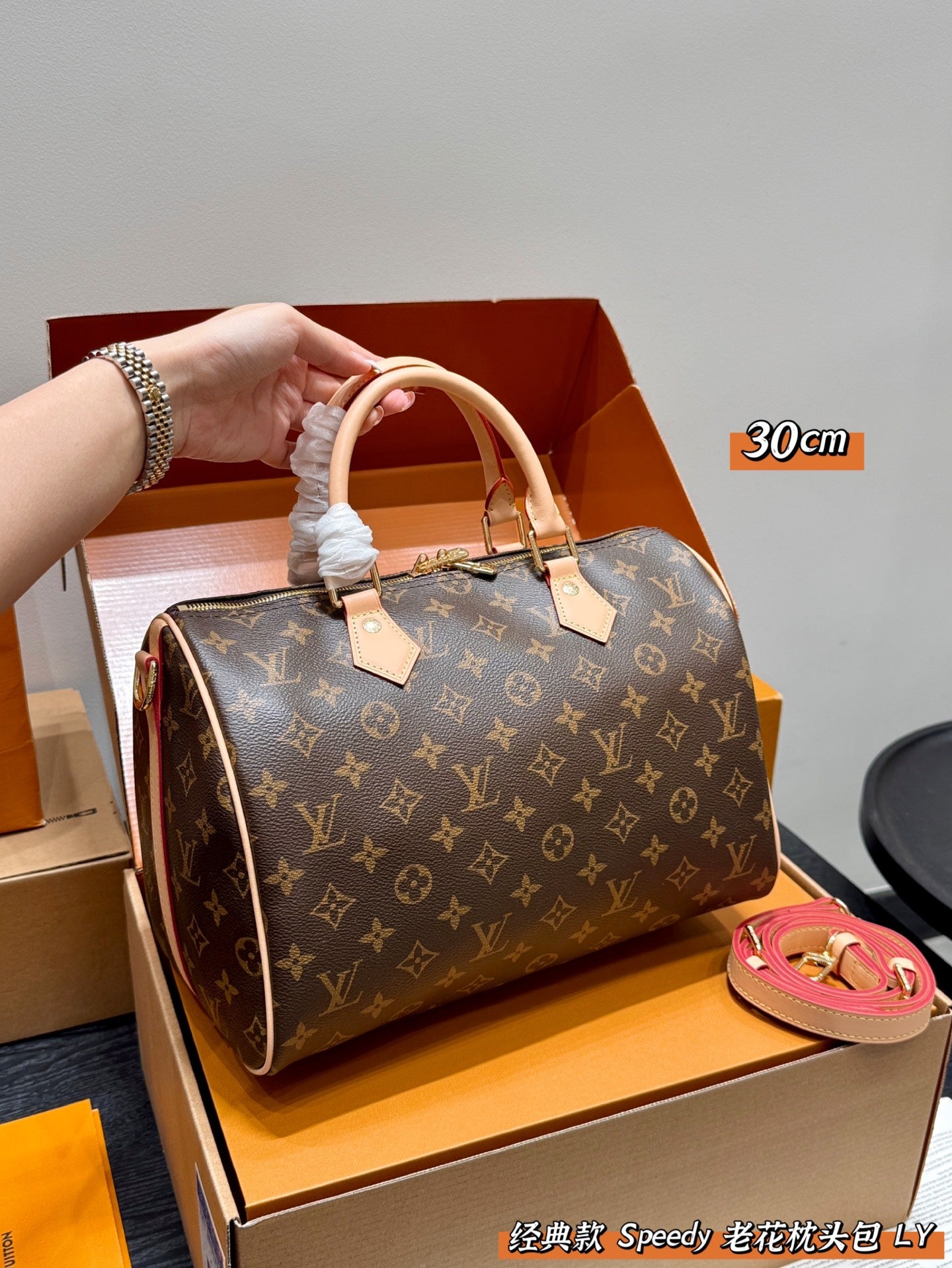 Louis new arrival Speedy bag size:30 cm