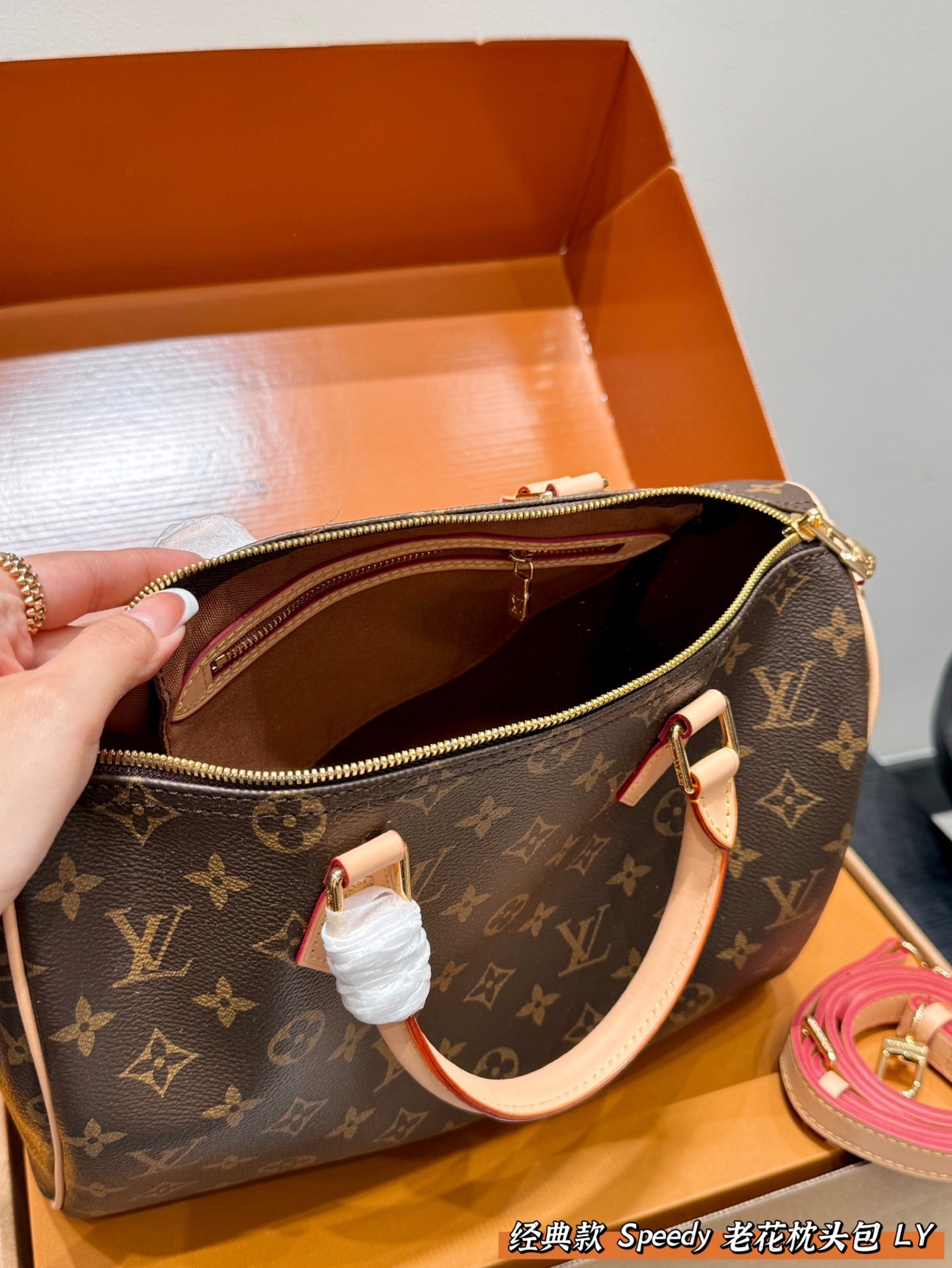 Louis new arrival Speedy bag size:30 cm