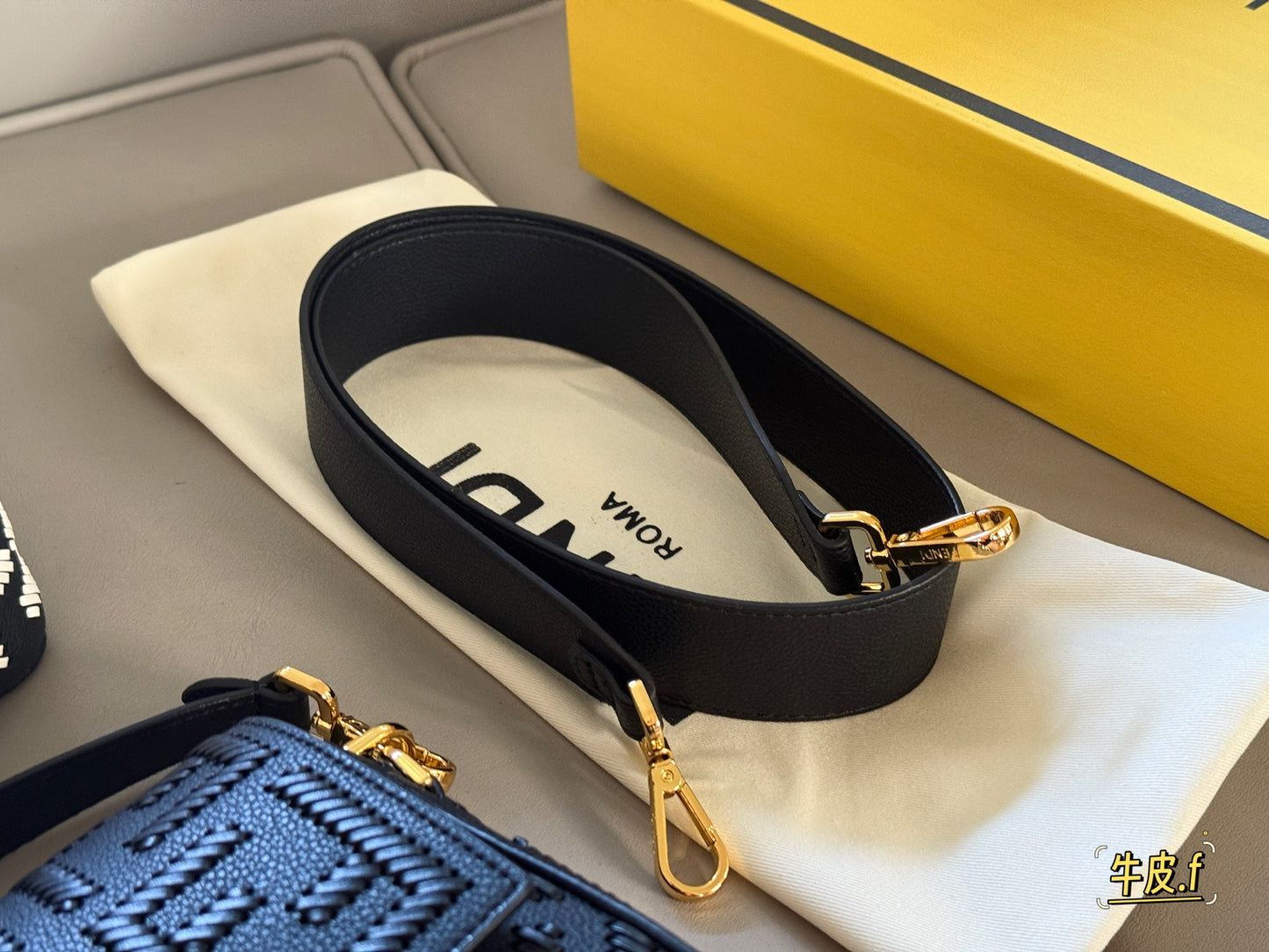 fen new arrival leather baguette bag size:26*16cm