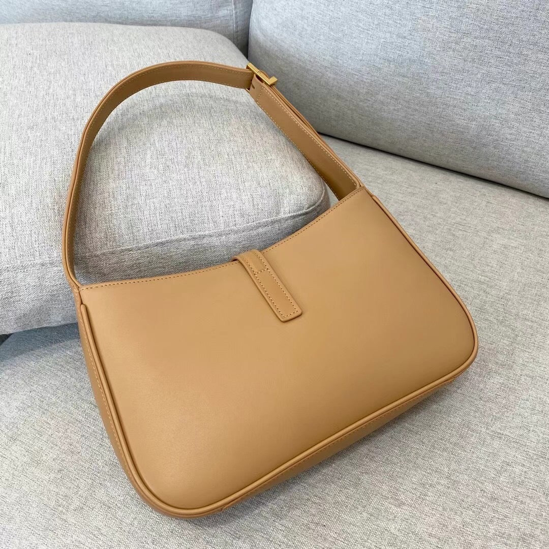 Y Le 5 A 7 Hobo Bag