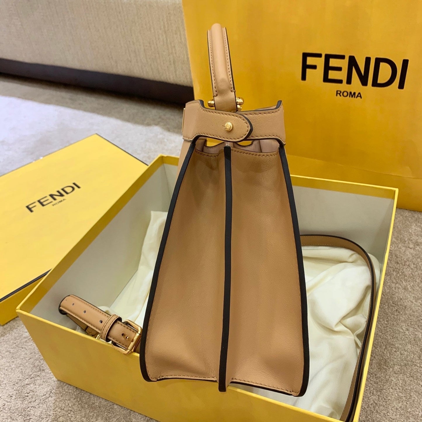 Fd Peekaboo Small iseeu Bag