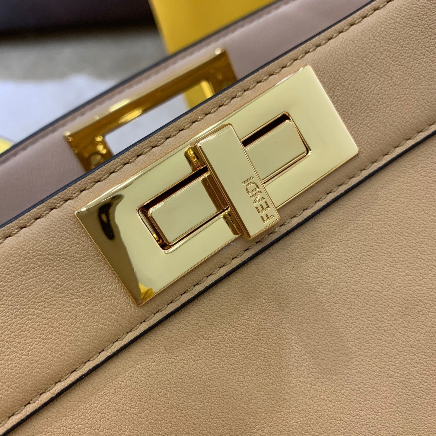 Fd Peekaboo Small iseeu Bag