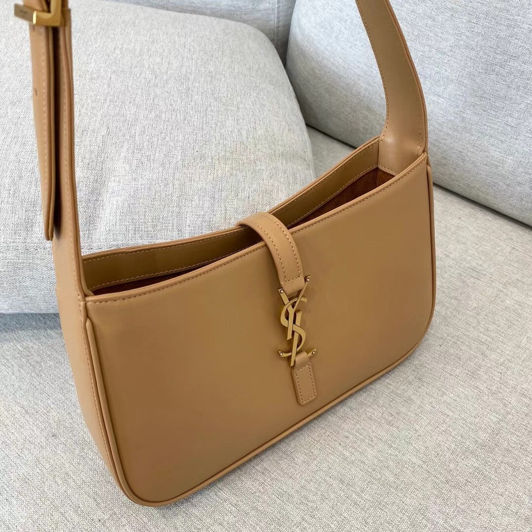 Y Le 5 A 7 Hobo Bag