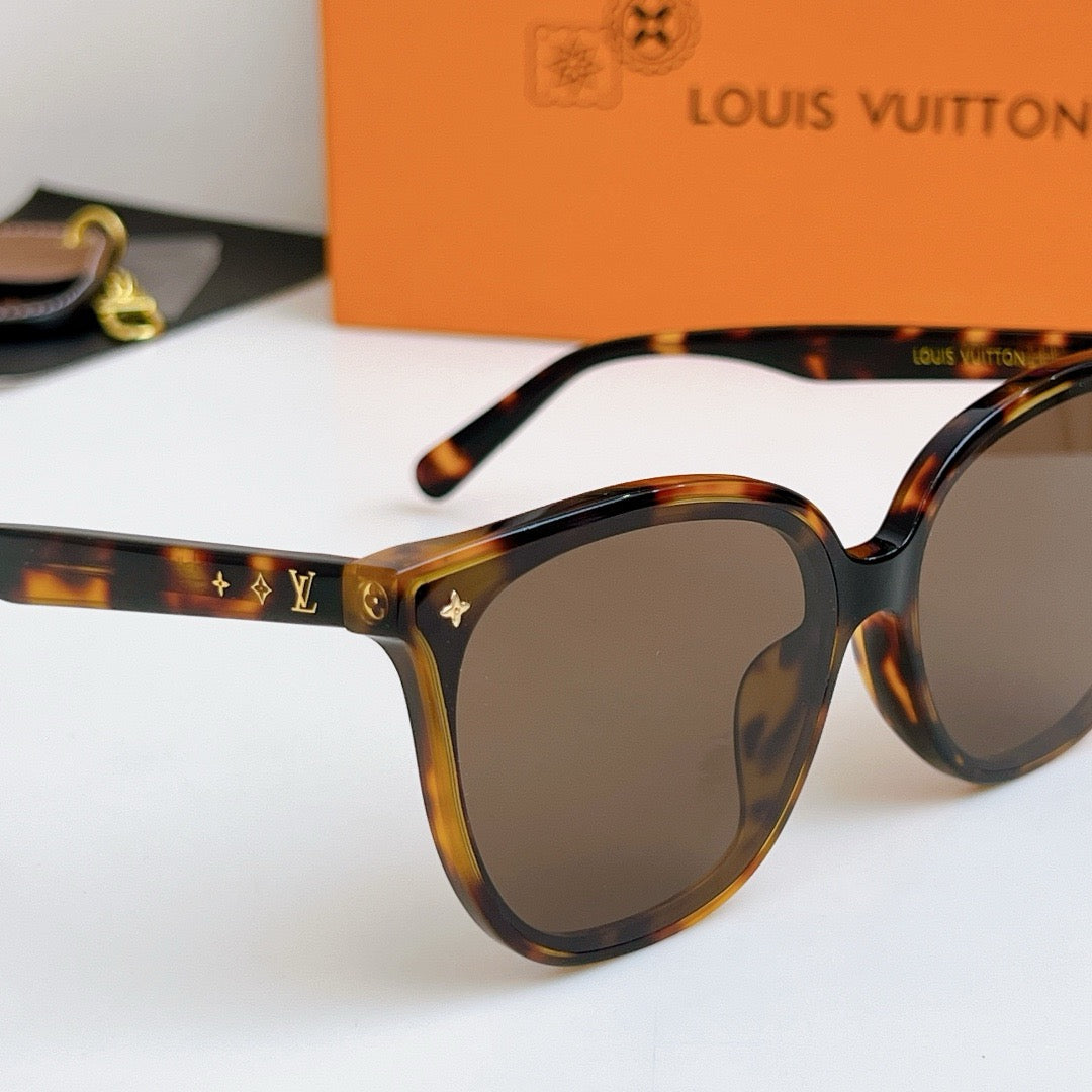 Louis Eyewear SIZE: 55-18-145