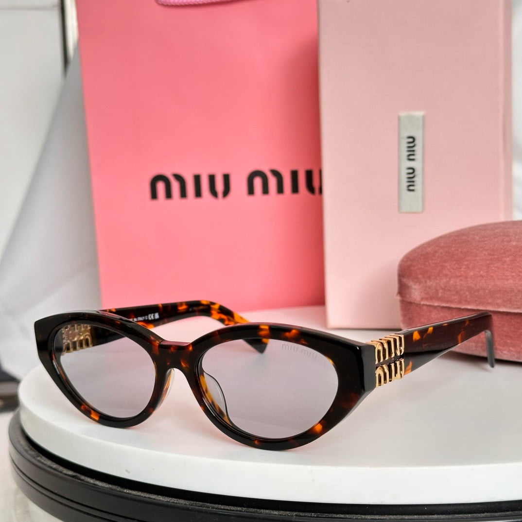 MIU MI* Eyewear SIZE: 50-18-140